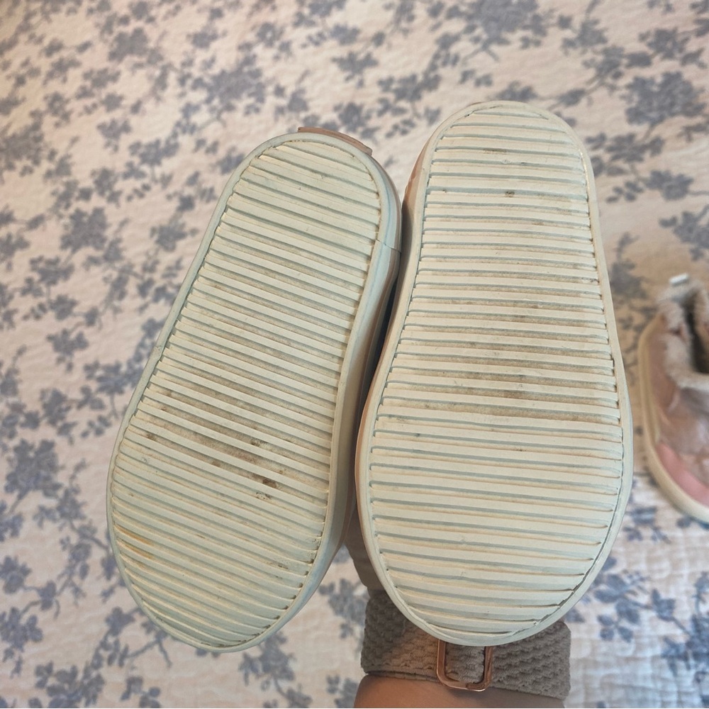 Toddler Girl Size 5 Shoe Bundle Old Navy, Cat & Jack, Speedo - Picture 13 of 13